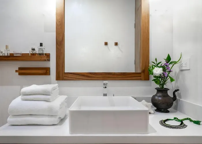 Ca'lalily Aparthotel